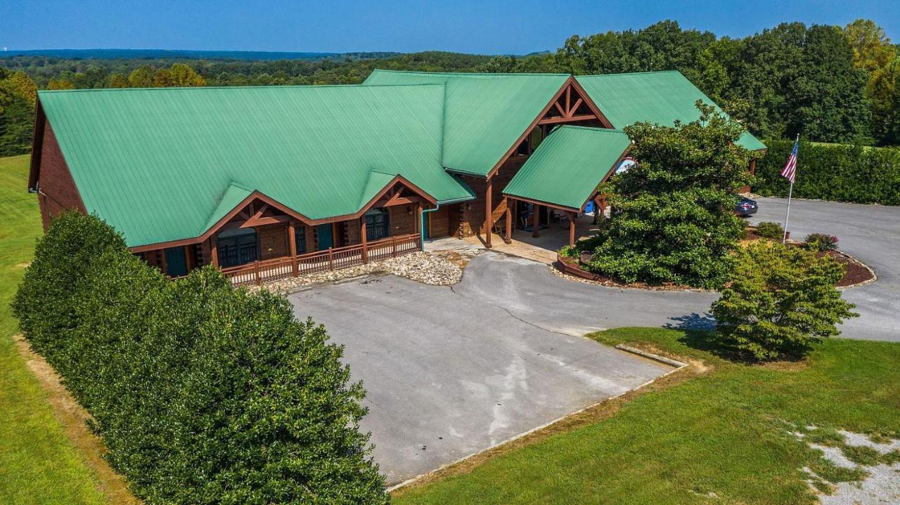 Grandview Experience Lodge Spencer Exterior photo